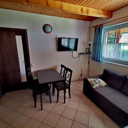 Nemeth Apartmanhaz Balatongyorok Bagian luar foto
